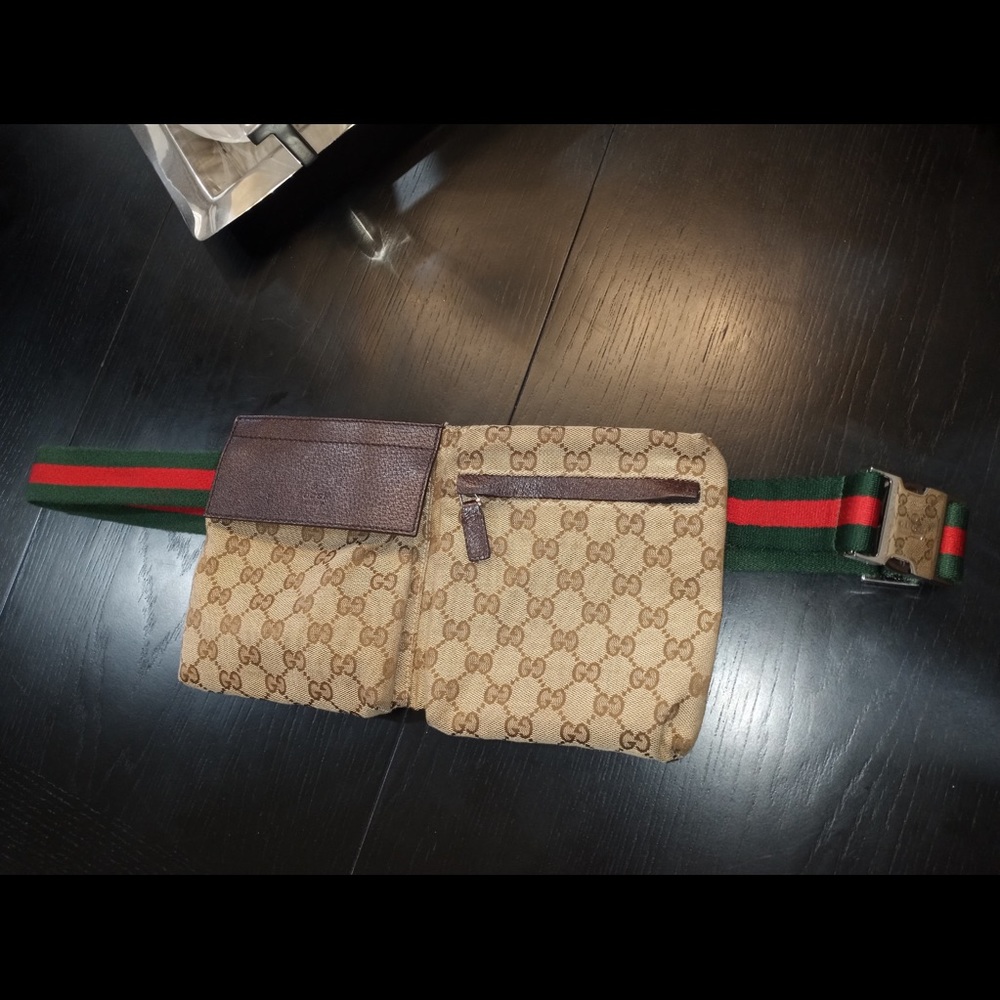 Fannie pack Male or Female